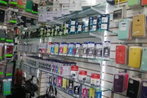 Suministros para c&oacute;mputo, impresoras, sellos y accesorios para celulares