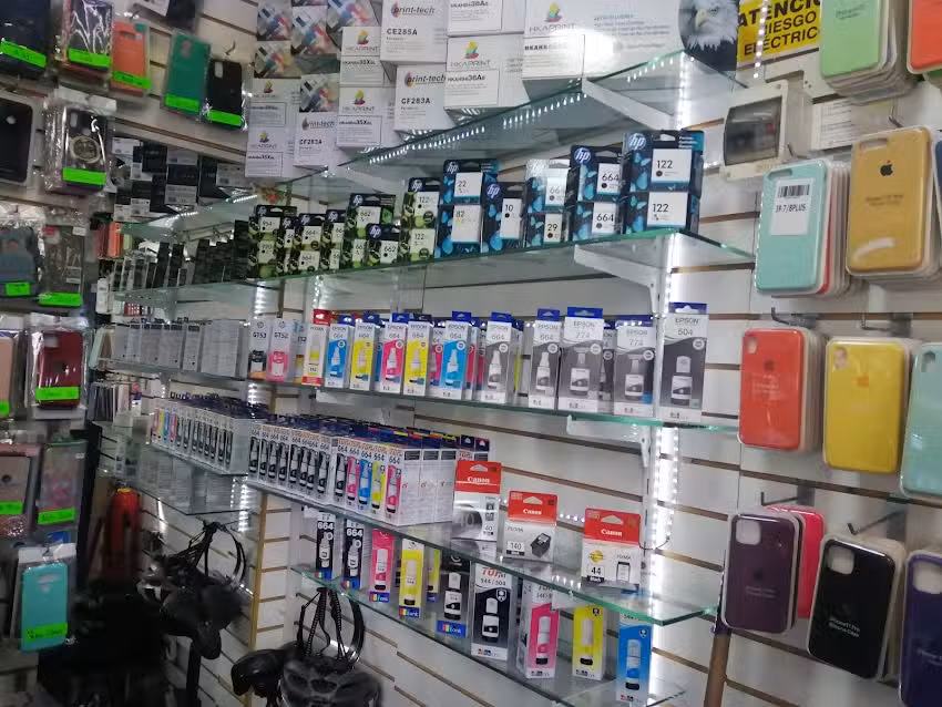 Suministros para c&oacute;mputo, impresoras, sellos y accesorios para celulares